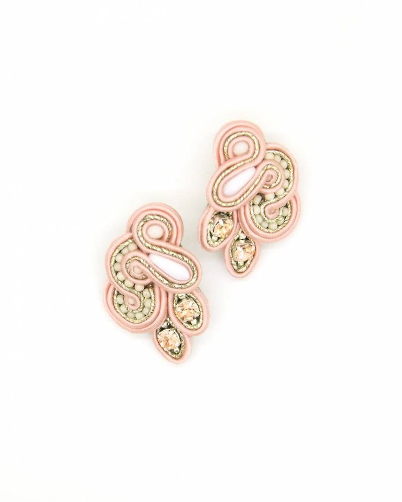 Earrings Asymmetric stud earrings in beige colorChristmas Gift Wrapping - ต่างหู - วัสดุอื่นๆ สึชมพู