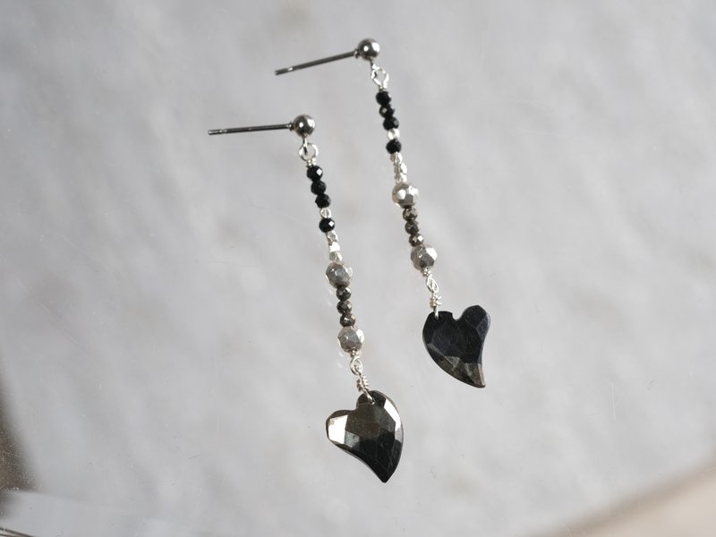 svart og pýrít heart earring ต่างหูหินธรรมชาติ แบล็กสปิเนล ไพไรต์ / เงิน ต่างหู - ต่างหู - เครื่องเพชรพลอย สีดำ