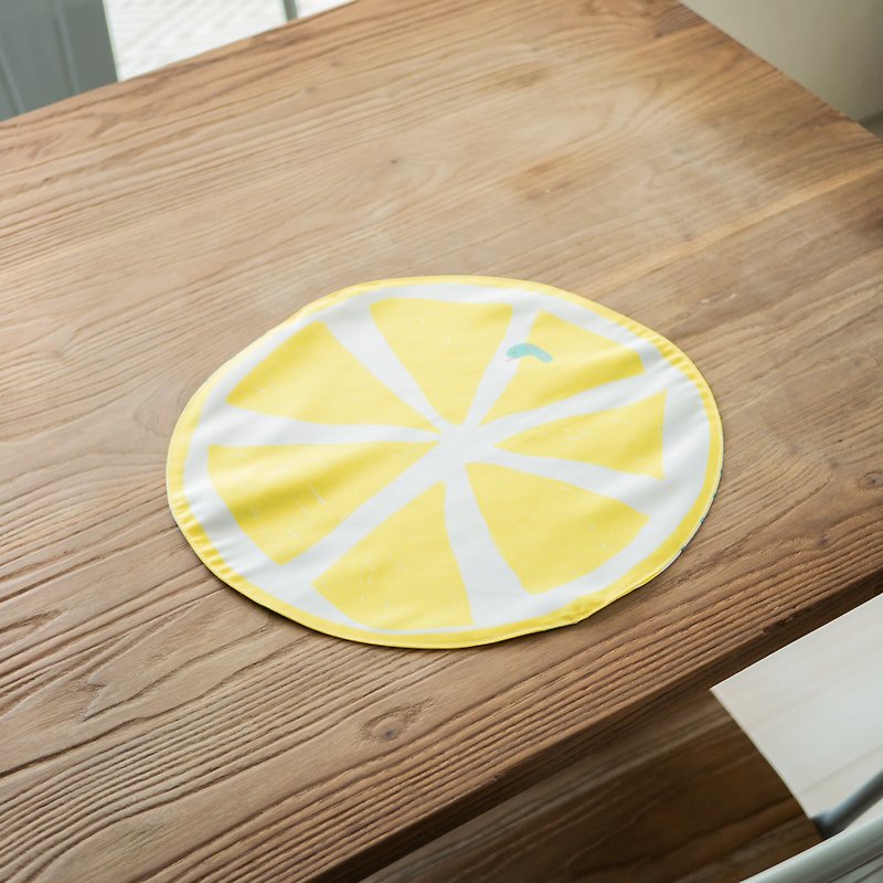 防潑水餐墊 桌巾 清爽的檸檬 - 餐桌布/餐墊 - 聚酯纖維 黃色