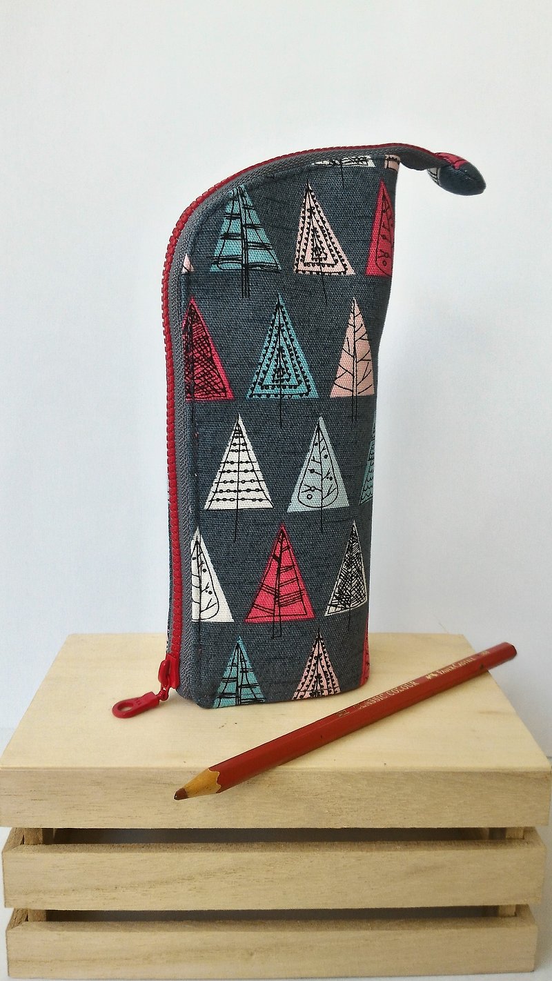 三角樹直立式筆袋--交換禮物的好選擇 - 筆盒/筆袋 - 棉．麻 