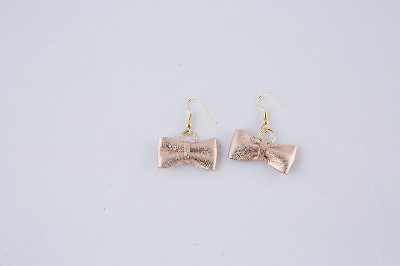 ▎Nutbrown maroon design ▎ handmade leather - bowknot earrings - champagne gold - ต่างหู - หนังแท้ สีทอง