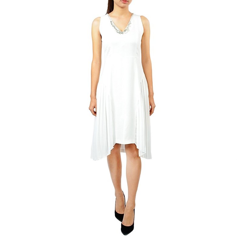 Chiffon pleated sleeveless one-piece dress - ชุดเดรส - เส้นใยสังเคราะห์ ขาว