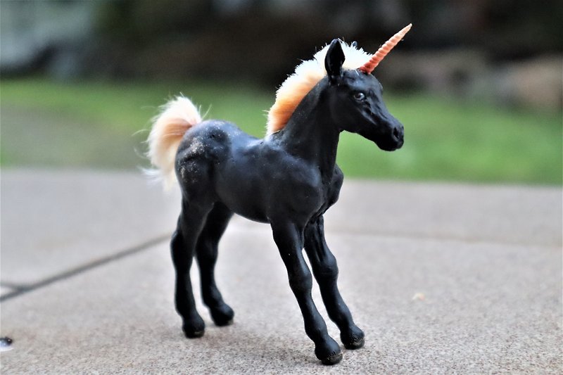 Unicorn fantasy animal art figurine sculpture - Stuffed Dolls & Figurines - Other Materials Black