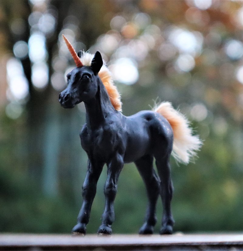 Unicorn fantasy animal art figurine sculpture - 公仔/玩偶 - 其他材質 黑色