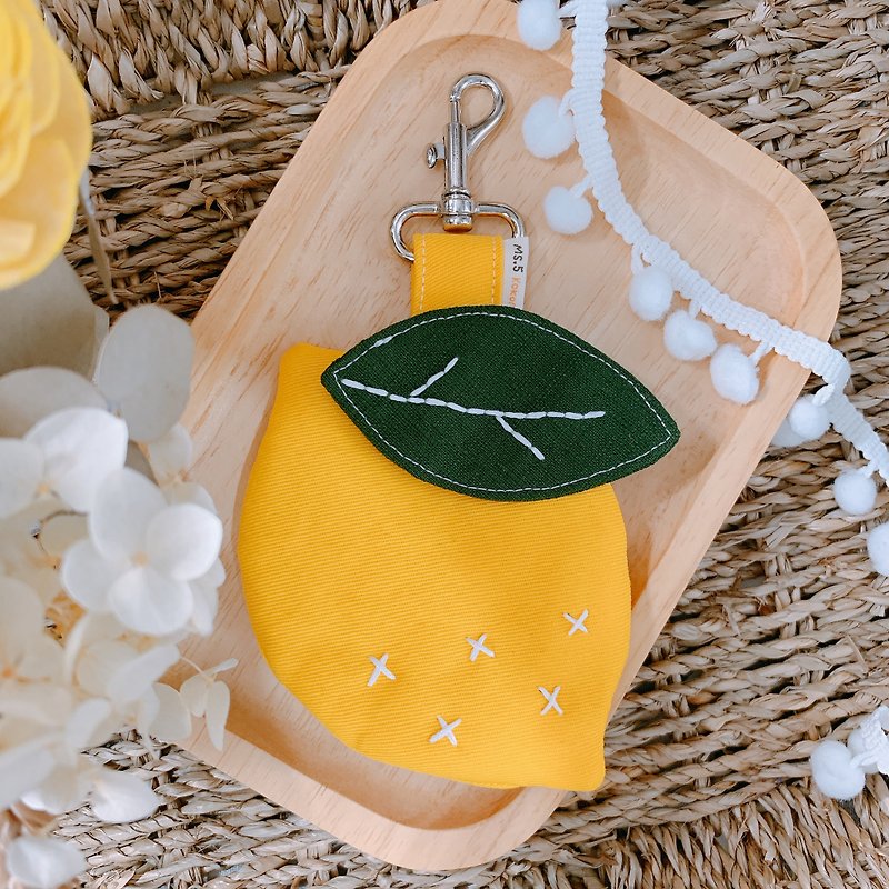 Lei Meng Lime - modeling amulet bag / key ring - ซองรับขวัญ - ผ้าฝ้าย/ผ้าลินิน สีเหลือง