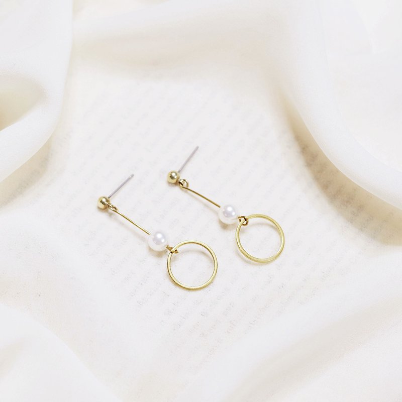 String series brass shell pearl pendant earrings ear clip ear clip without pierced ears - ต่างหู - ทองแดงทองเหลือง สีทอง