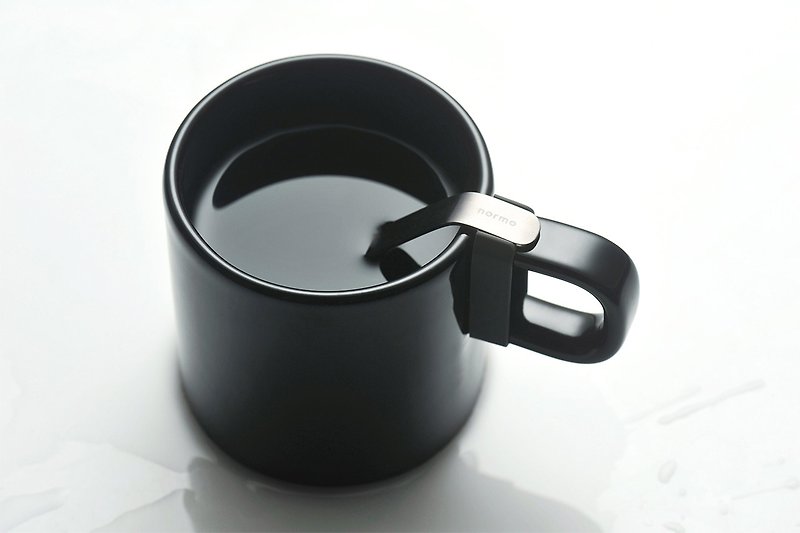 磁器 マグカップ ブラック - マドラー×マグ - 黒