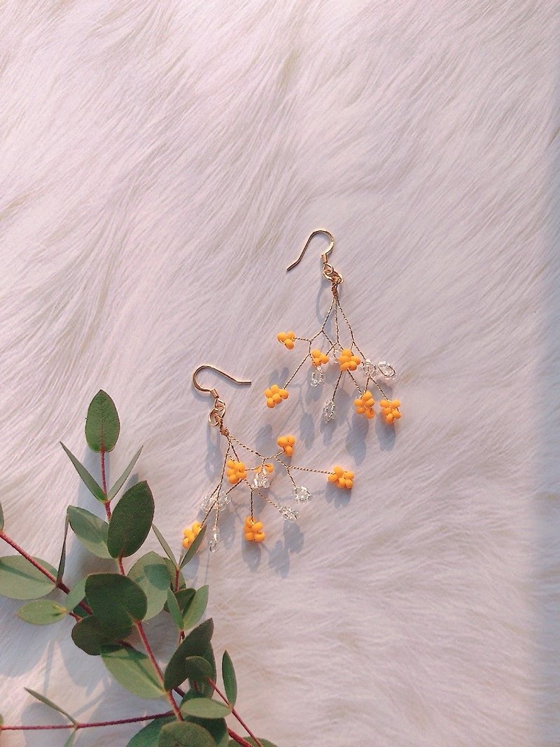 Mimosa twig accessories - 耳環/耳夾 - 玻璃 黃色