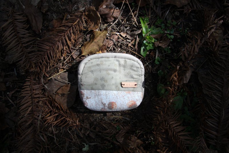 Hand-sewn low-key small bag low-key forest - กระเป๋าใส่เหรียญ - ผ้าฝ้าย/ผ้าลินิน 