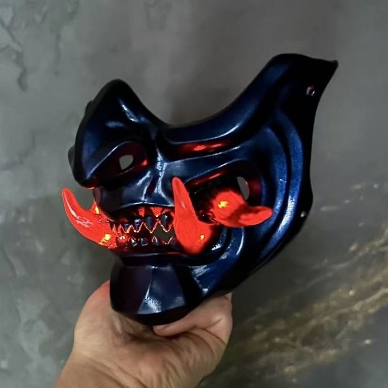 Chameleon Oni Half mask, Glowing Samurai Half Mask, Purple Japanese Mempo Mask - 口罩/口罩收納套 - 樹脂 紫色