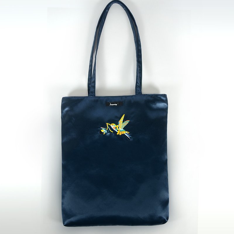 humming-送花禮的蜂鳥 Embroidery Bag /刺繡托特包/寶藍 - 側背包/斜背包 - 繡線 藍色