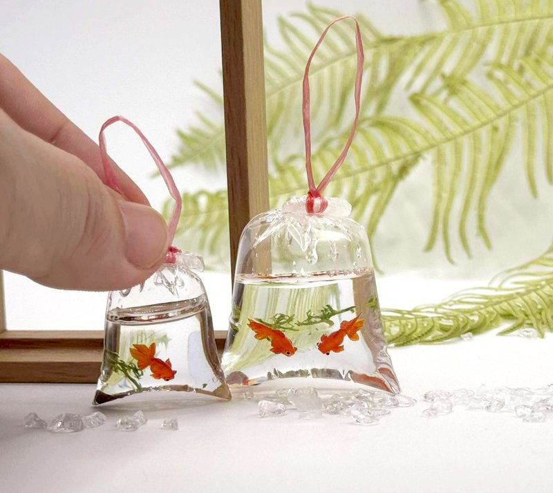 手工黏土 迷你 微縮 金魚袋 和金 金魚 療癒擺飾 - 擺飾/家飾品 - 其他材質 紅色