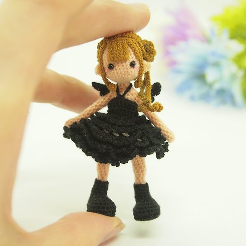 crochet doll/amigurumi/key chain/dark angel girl【made-to-order】