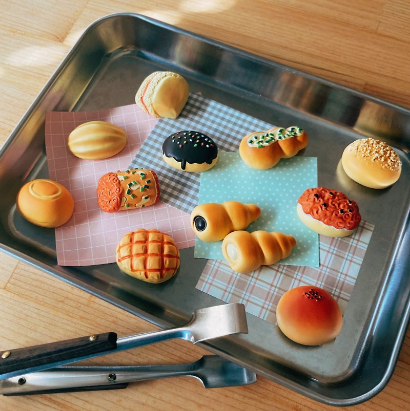 Resin Magnets Orange - Haojun Table Top Bread Magnet - Complete Set