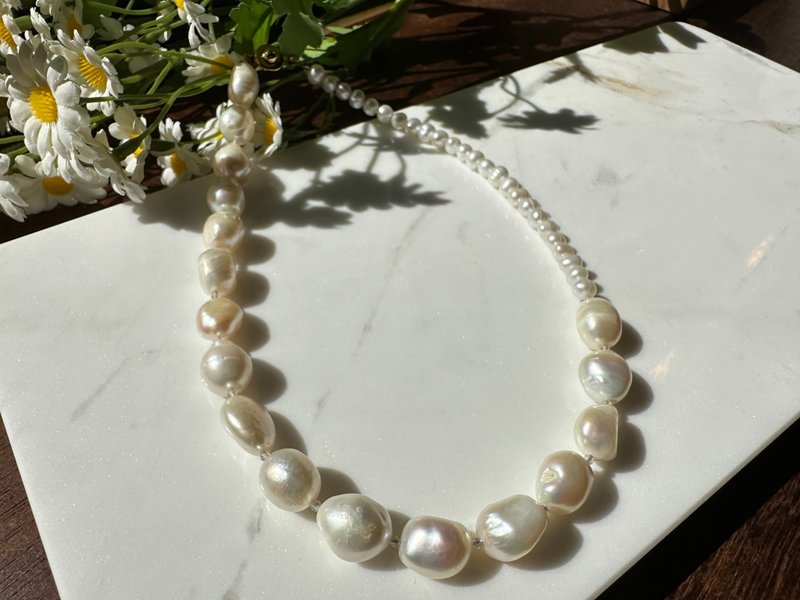 Baroque size pearl moonstone clavicle necklace_steel wire - สร้อยคอ - ไข่มุก ขาว