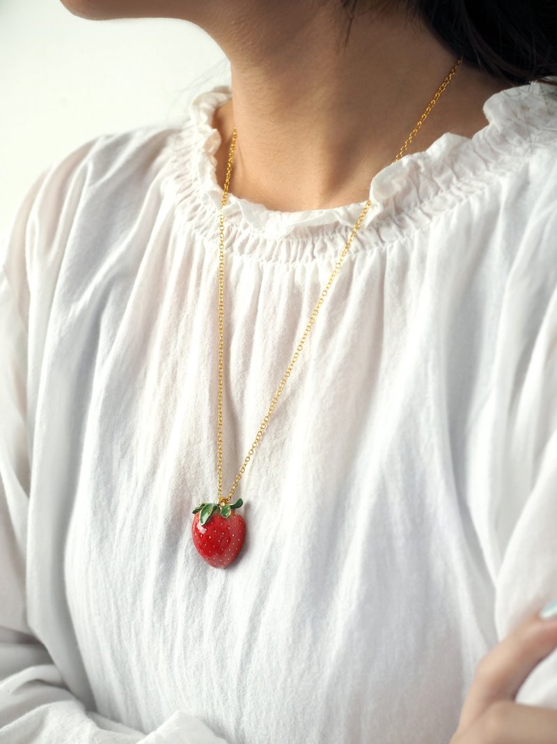 Strawberry Pendant Necklace | Strawberry Forever - 項鍊 - 其他金屬 紅色