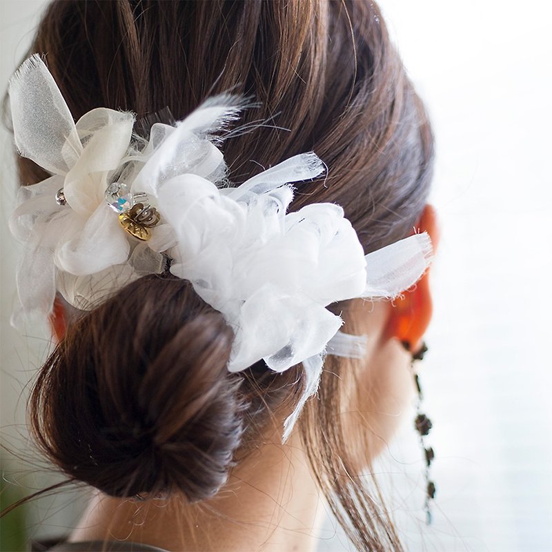 party || Snow White || Colorful blooming barrette / hair clip