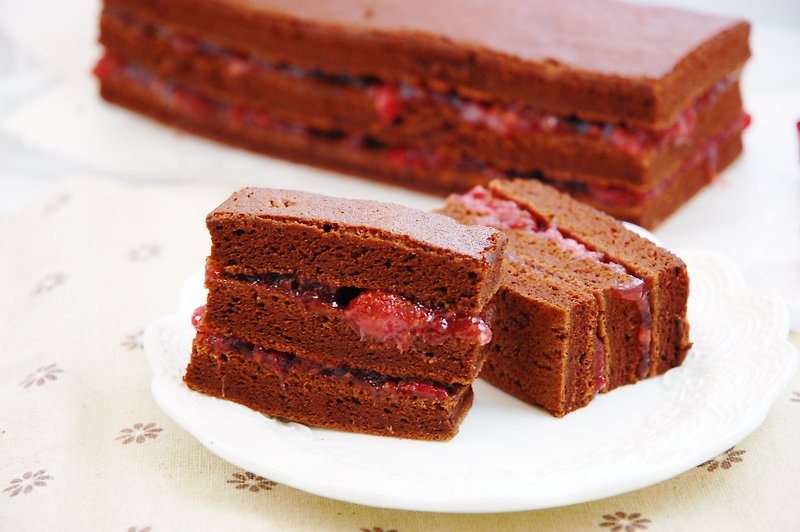INNS英石餐館-法國黑絲絨野莓蛋糕 -雙層野莓夾心 - 鹹派/甜派 - 新鮮食材 紅色