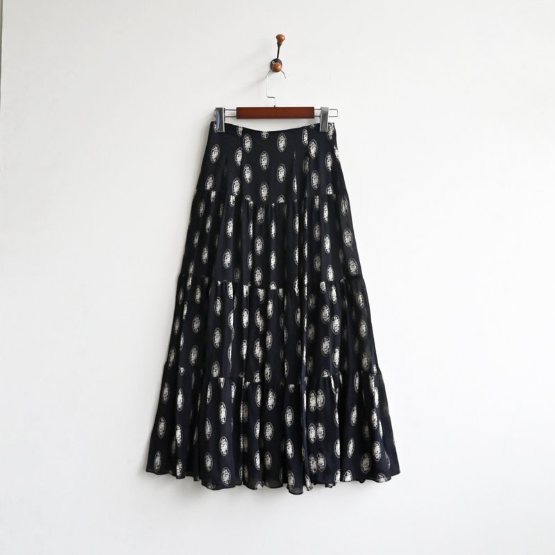 [Egg Plant Vintage] Night Emblem Gauze Print Vintage Skirt - กระโปรง - ไฟเบอร์อื่นๆ สีดำ