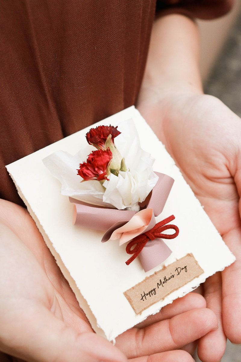 | Mother's Day Limited | - Handmade Mother's Day card with dried carnations - Comes with a transparent gift box - Cards & Postcards - Plants & Flowers Red