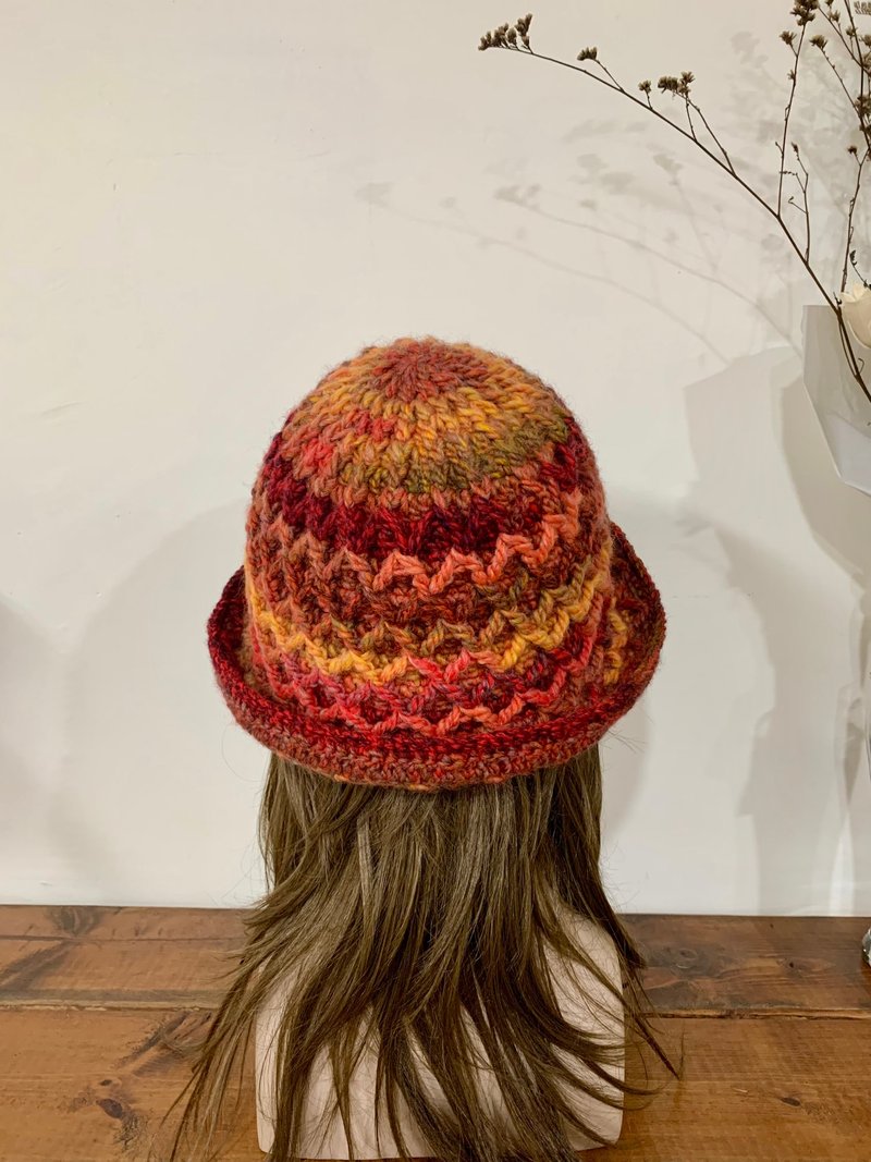 Diamond/brimmed beanie. Red and orange section dye. Purely handmade. italian line - Hats & Caps - Wool 