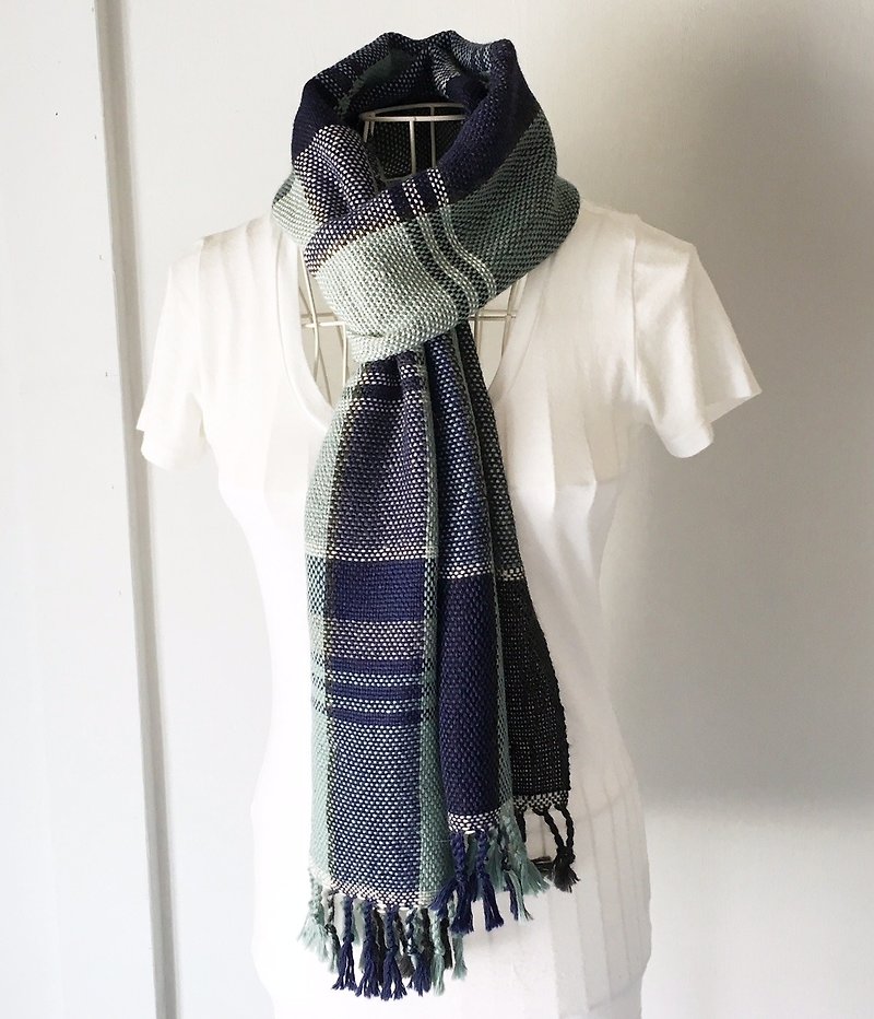 Unisex hand-woven scarf "Blue color mix" - ผ้าพันคอ - ขนแกะ สีน้ำเงิน