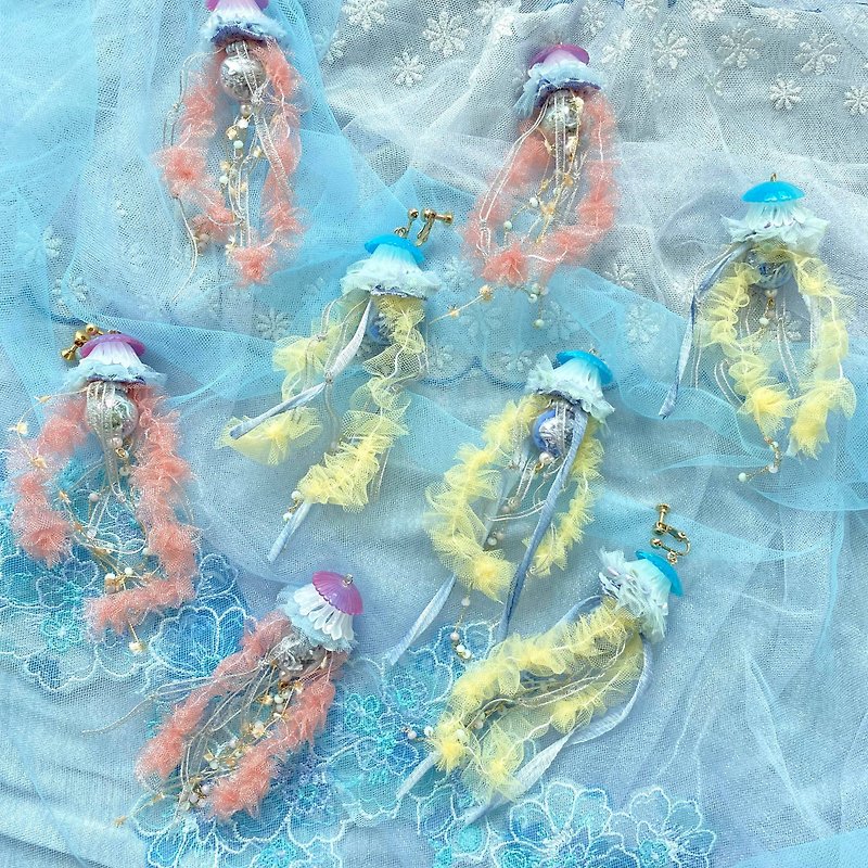 Jt Corner Ocean Series Handmade Light Gauze Glass Ball Crystal String Jellyfish Earrings - ต่างหู - แก้ว สีน้ำเงิน
