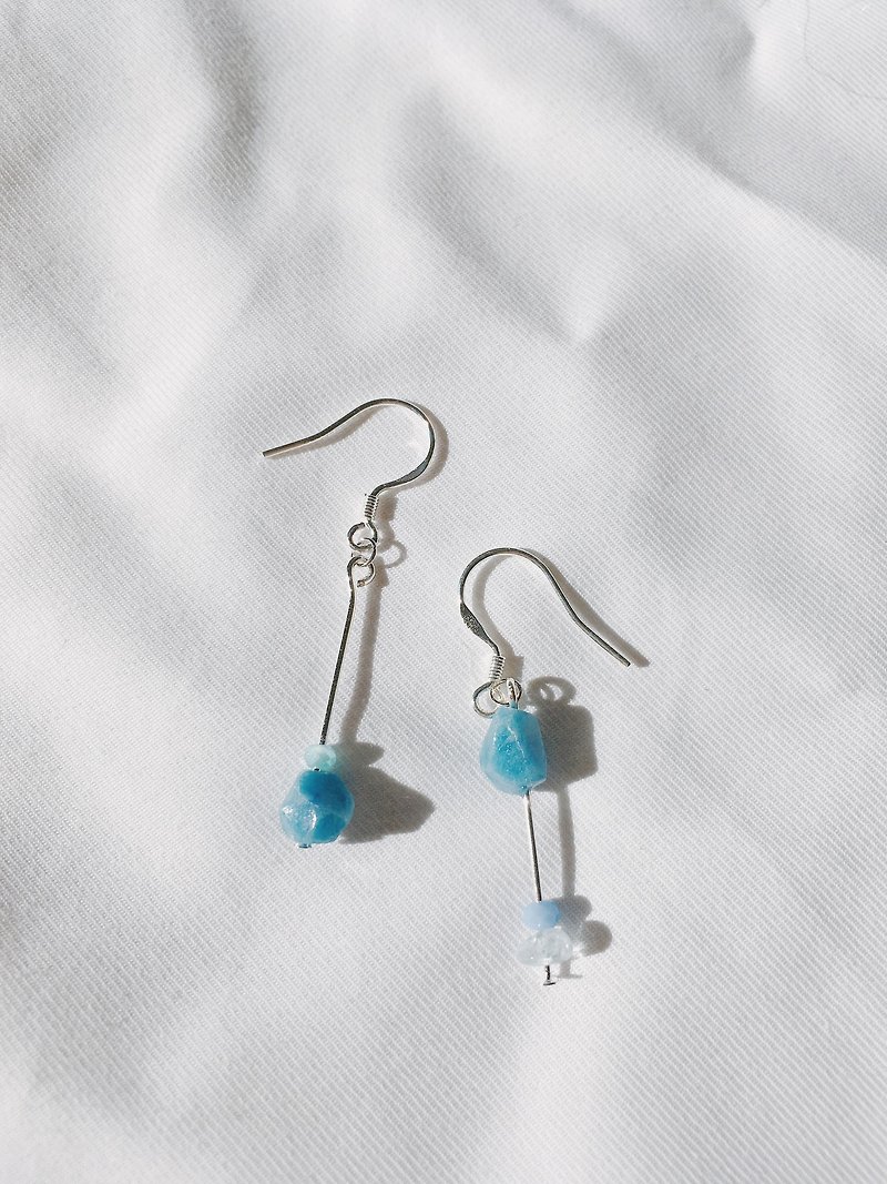 Water drop earring with light blue stone - Earrings & Clip-ons - Sterling Silver Blue