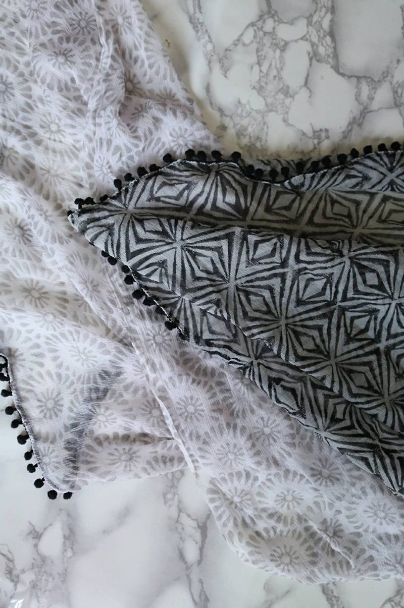 Jaipur Scarf -made in India (only gray) - ผ้าพันคอ - เส้นใยสังเคราะห์ 