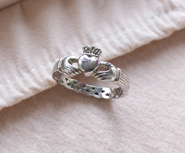 西洋アンティークジュエリー】スコットランドケルト風クラダシルバー