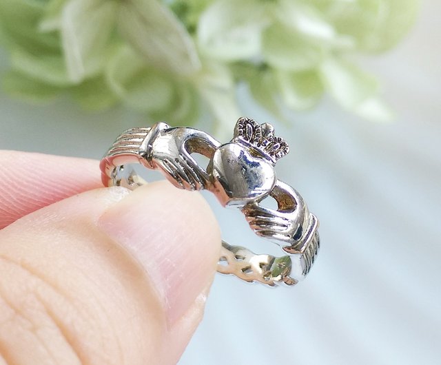 西洋アンティークジュエリー】スコットランドケルト風クラダシルバー