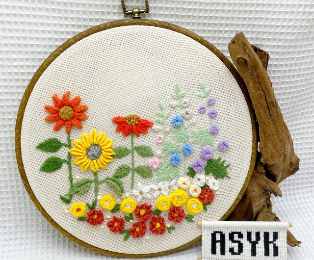 春の花の立体刺繍】葵の花/ホームデコレーション/壁掛け