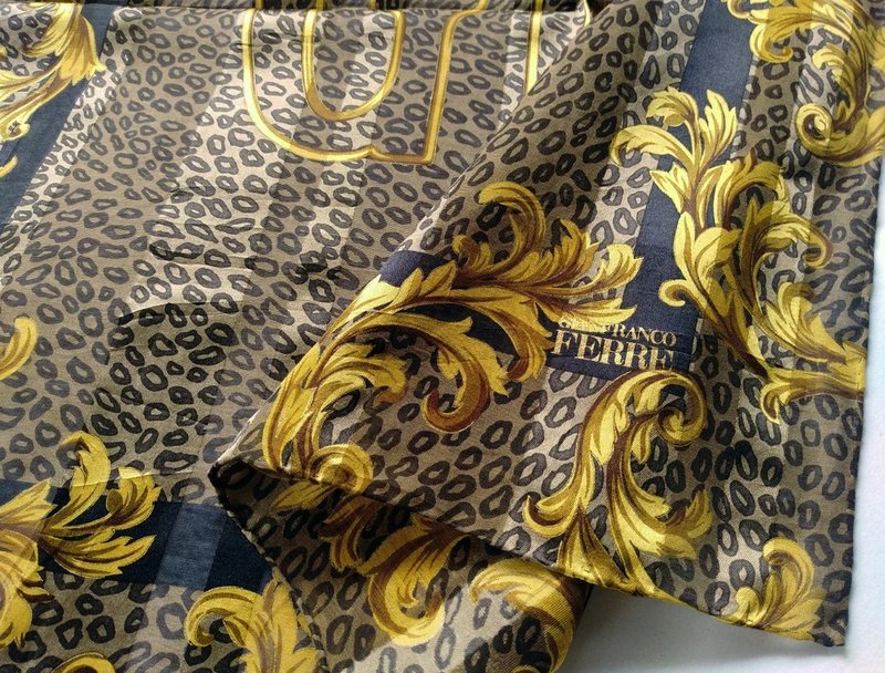 Gianfranco Ferre Vintage Women Scarf Tiger Baroque GFF Vintage 23.5 x 23 inches - 手帕 - 棉．麻 咖啡色