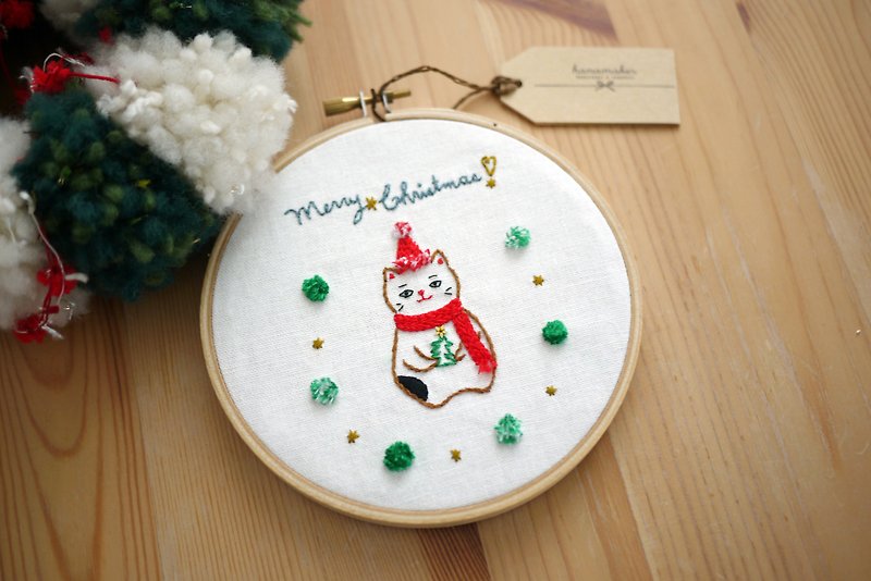 (附針法教學影片) 聖誕暖暖貓刺繡DIY材料包 - 編織/羊毛氈/布藝 - 繡線 多色