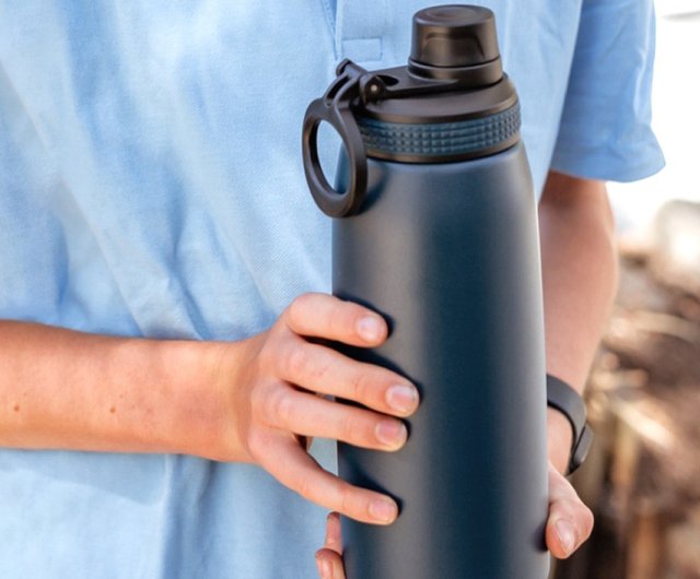 二重壁の真空断熱 ステンレス保温保冷水筒 真空ボトル キャンプ用 アウトドア 容量1.4L 9.5cmx36cm オアシス 二重壁真空断熱スポーツボトル 780ml - ショップ oasis 保温