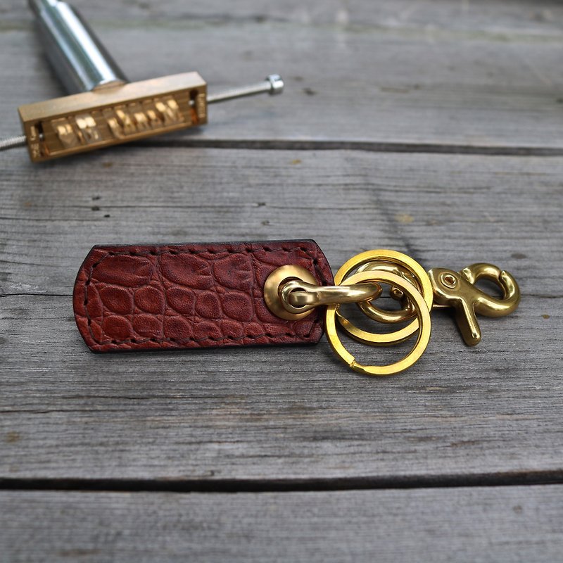 <隆鞄工坊> military key ring - coffee / crocodile embossing - Keychains - Genuine Leather Brown