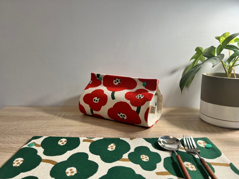 [Ready stock] It is a table mat and a tissue paper cover for the dining table, 3 styles of Nordic style flowers - กล่องทิชชู่ - ผ้าฝ้าย/ผ้าลินิน 