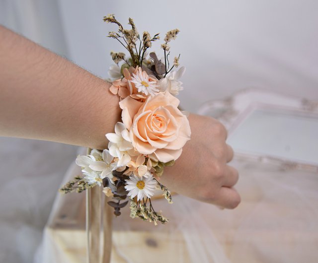 Wedding floral decoration ~ retro rose bouquet / flower hair accessories /  wrist flower / corsage set - Shop YS Floral Design Dried Flowers & Bouquets  - Pinkoi