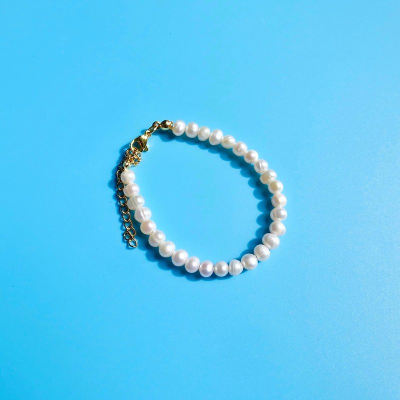 Pearl Bracelets White - daintyme - Pearl bracelet