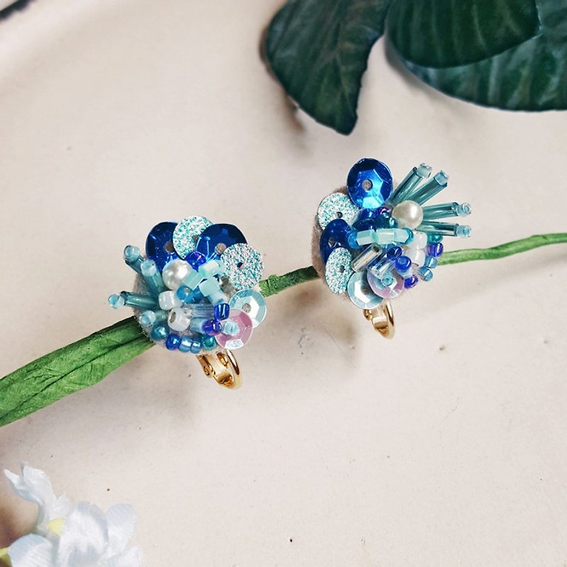Small organic blue stereo three-dimensional embroidery earrings - Earrings & Clip-ons - Glass Blue