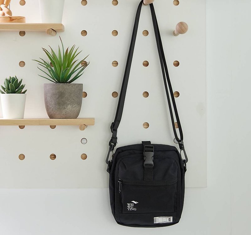 Weiwuying x PM Travel Bag - Messenger Bags & Sling Bags - Polyester Black