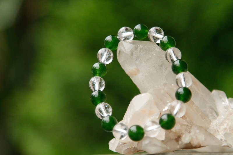 【Series of Bracele】8mm Taiwanese jade + Himalayan white crystal beads bracelet - Bracelets - Gemstone 