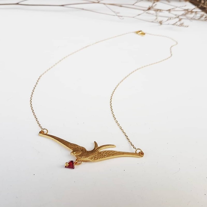 Copper hand made [flying swallow fire red triangle crystal _ necklace] - สร้อยคอ - โลหะ สีแดง