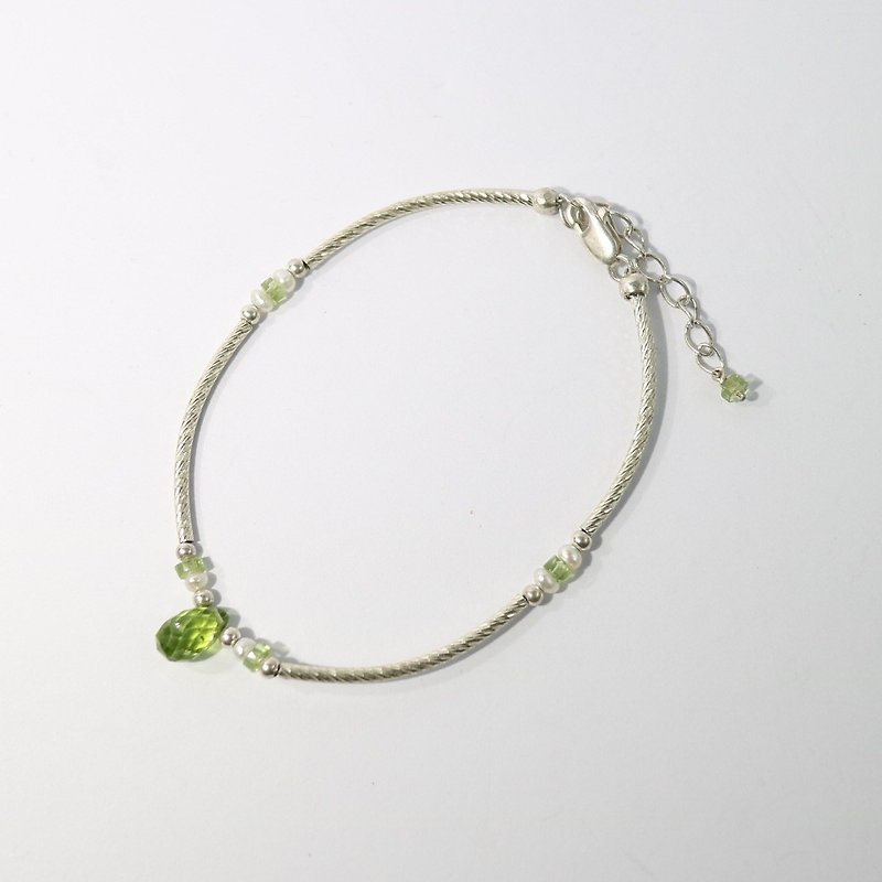 Dazzling ~ olive Stone_ natural pearl sterling silver bracelets - สร้อยข้อมือ - เครื่องเพชรพลอย สีเขียว