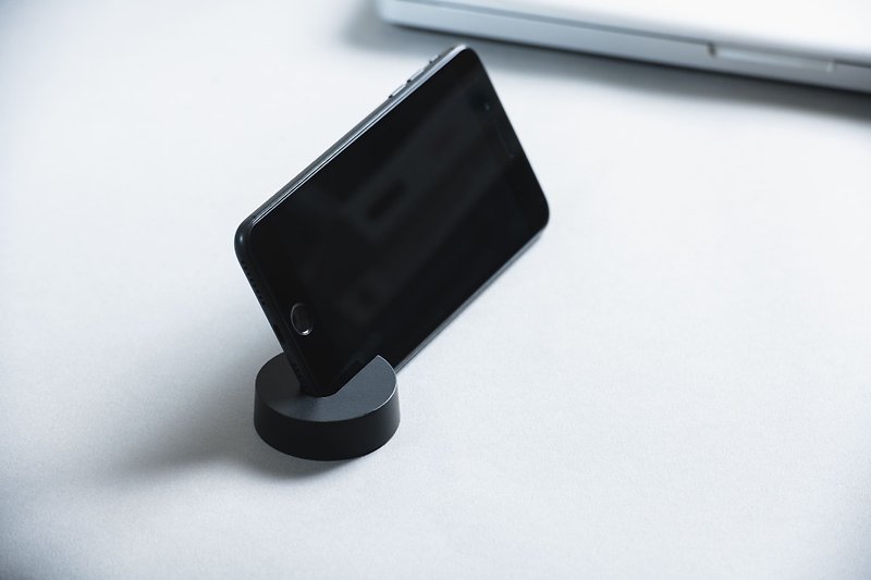 Tablet Rack - Tech accessories/ office accessories/ gift - กล่องเก็บของ - โลหะ สีดำ