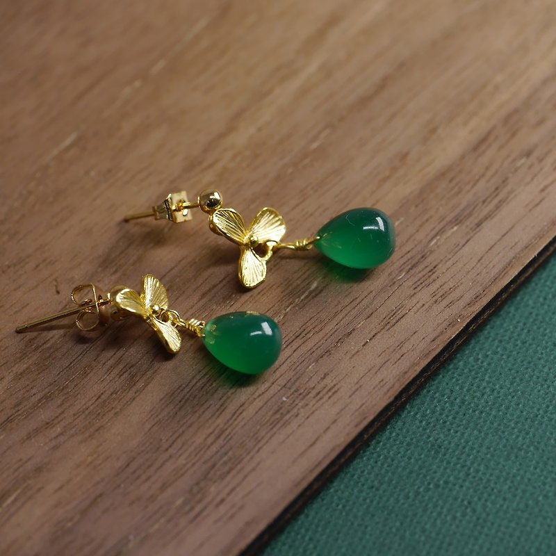 酢 sauce grass natural green chalcedony earrings plated 18K gold ear - Earrings & Clip-ons - Semi-Precious Stones Green