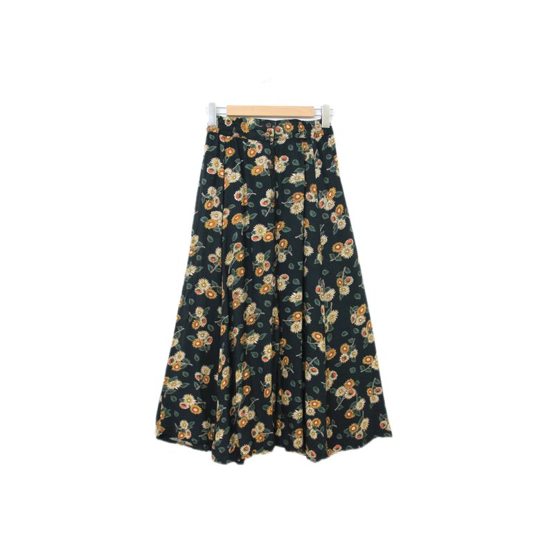 Back to Green-復古長裙 黑底太陽花 傘狀裙M-13//vintage skirt - 裙子/長裙 - 棉．麻 