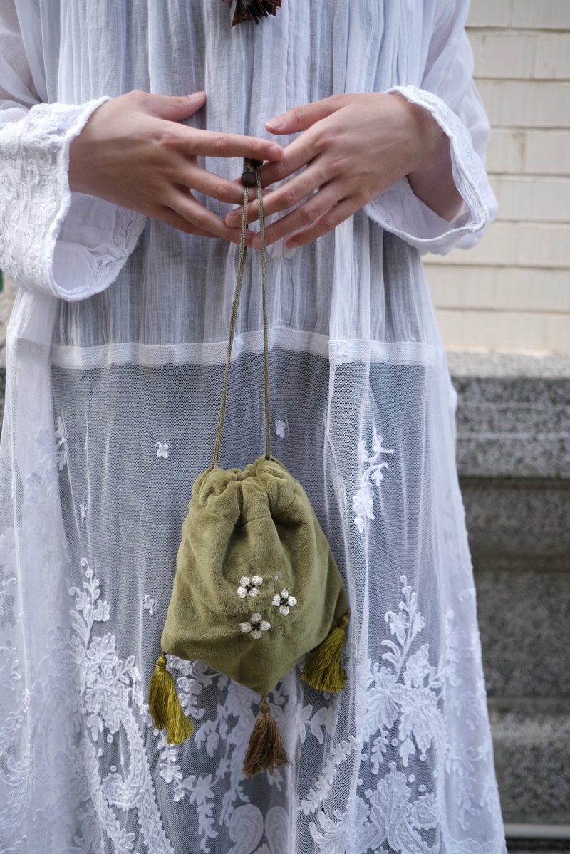Réticule Collection  / 手刺繡  絨布 仕女手提包 束口袋 - 束口袋/束口背包/水桶包 - 其他材質 