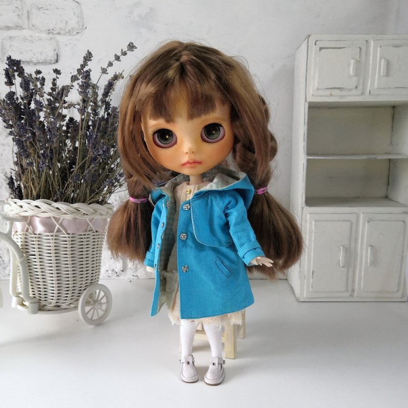 Vintage-style light blue coat for Blythe doll handmade. Blythe clothes. - 公仔/玩偶 - 棉．麻 