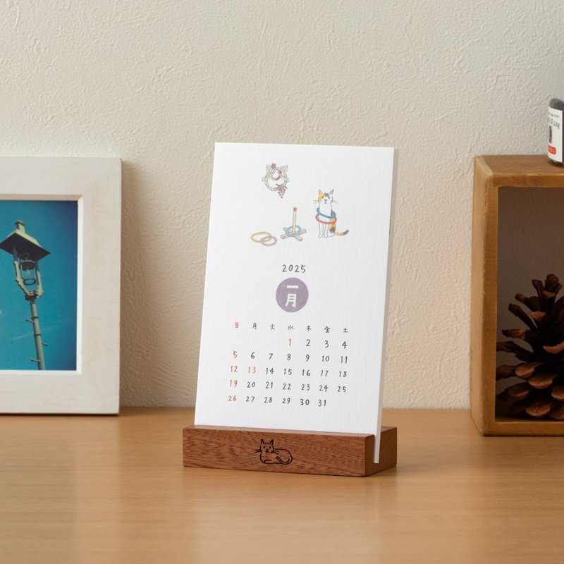 MIDORI 2025 Desktop Upright Monthly Calendar-Kitten - ปฏิทิน - กระดาษ หลากหลายสี